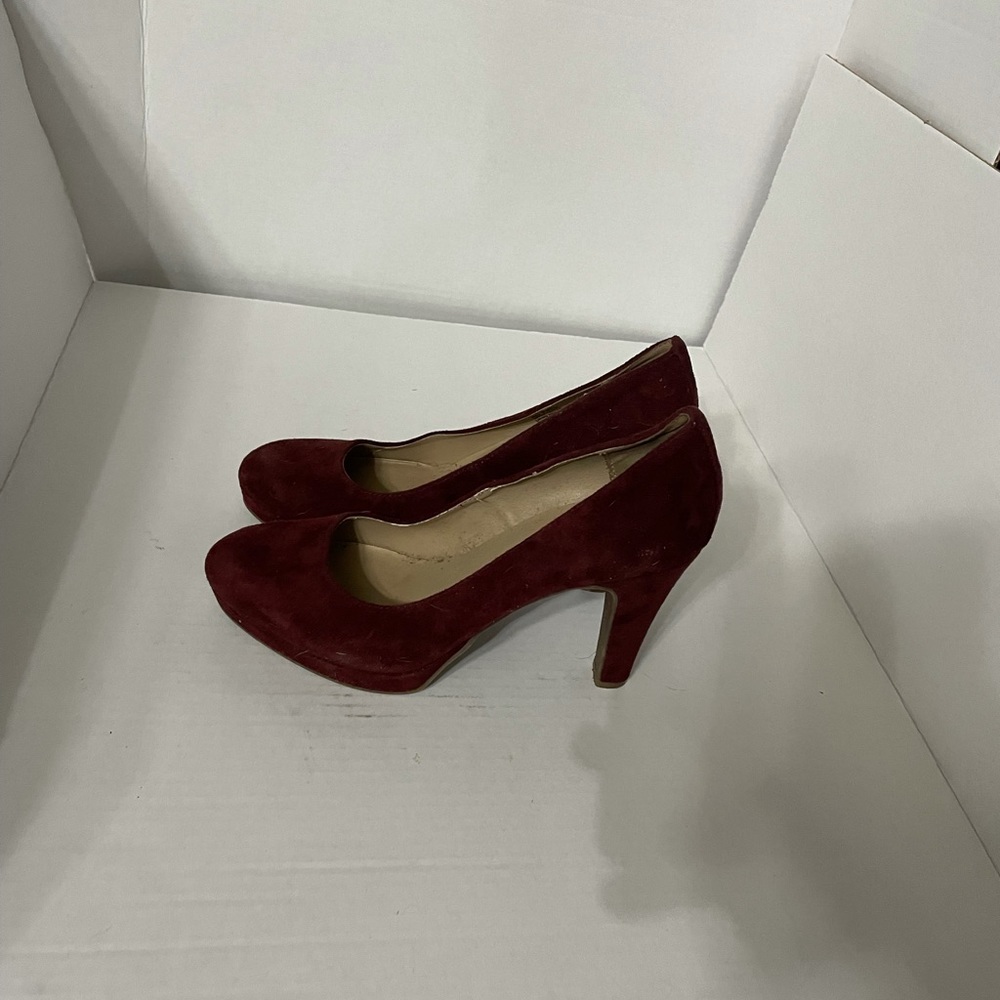 Heels - Picture 3 of 3